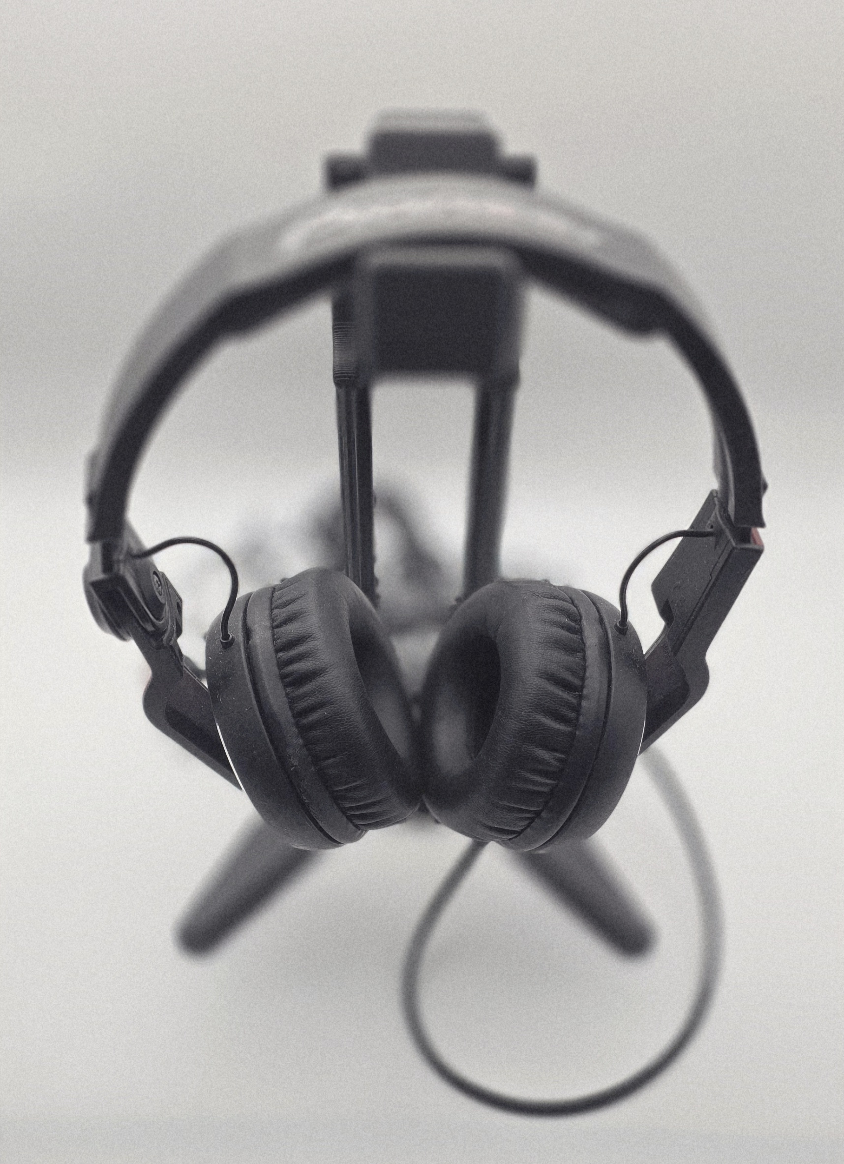 foldable headphone stand angle1